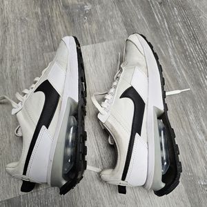 Nike Air Max Pre-Day women's white,black Sneakers sz 5.5